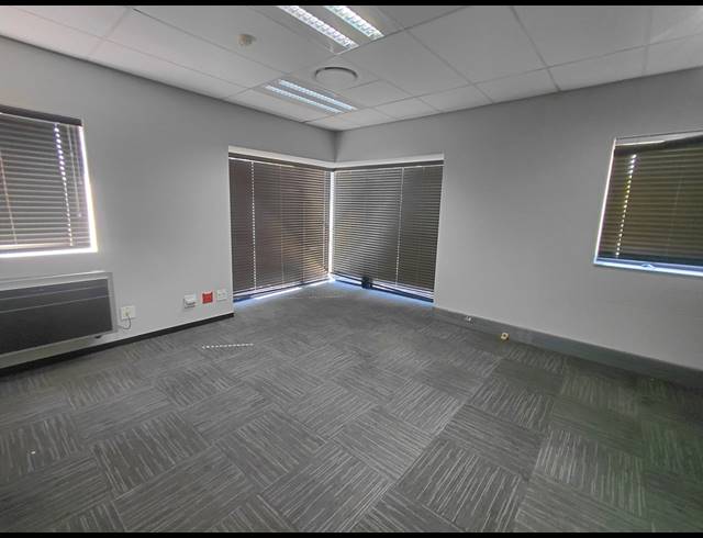 148M² OFFICE TO LET IN FOURWAYS GARDENS